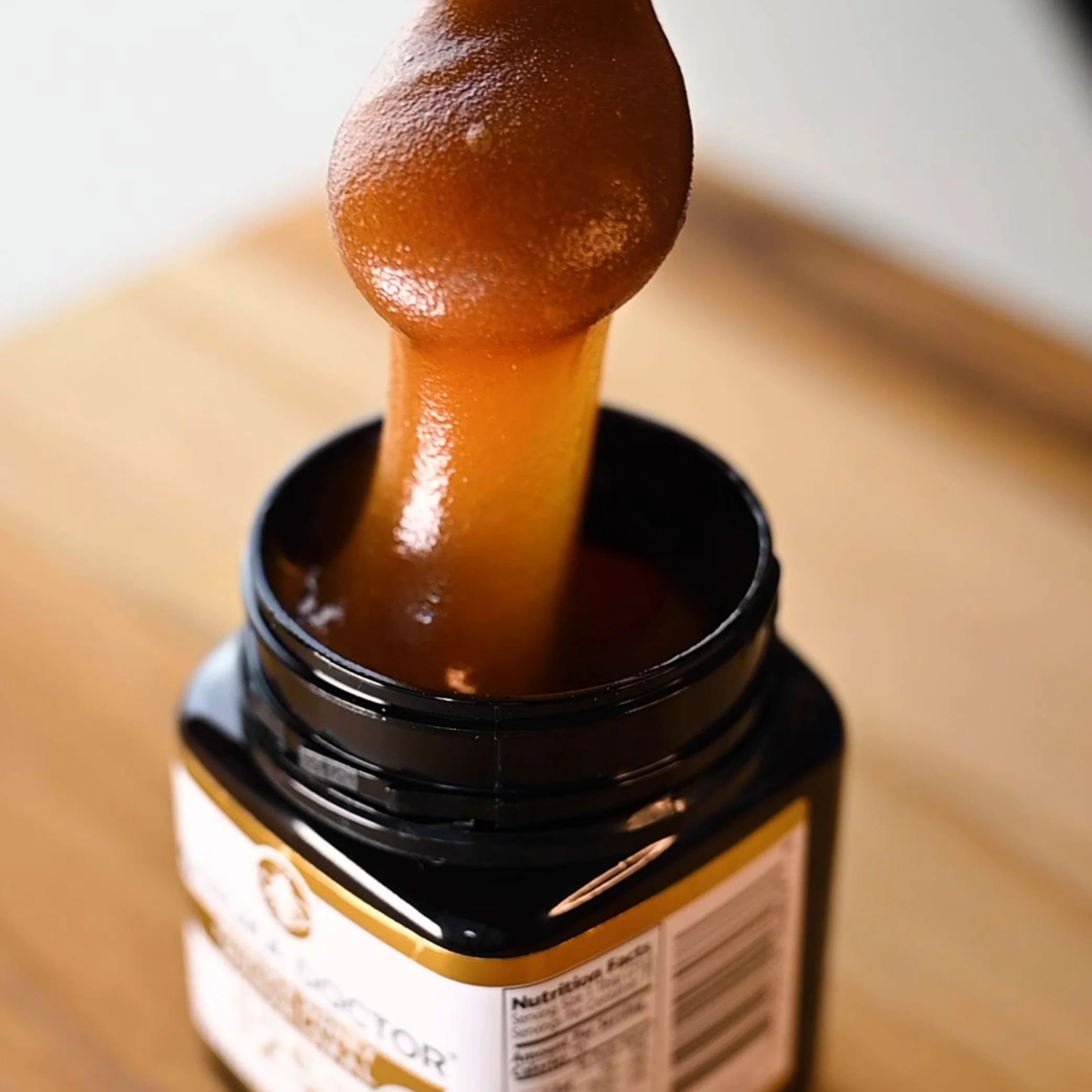 100 MGO Squeezy Manuka Honig 300g - 3er-Pack - Image 3